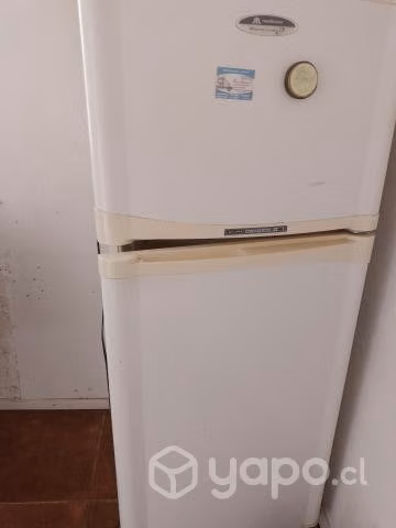 Refrigerador Mademsa Premium 345 usado