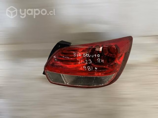 Foco trasero rh Kia Soluto 2021 2023