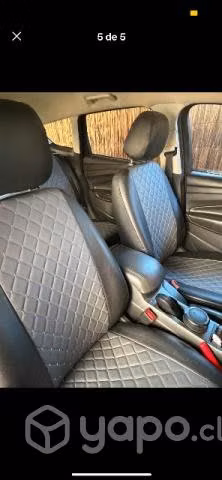 Camioneta Ford Escape 2015, Americana