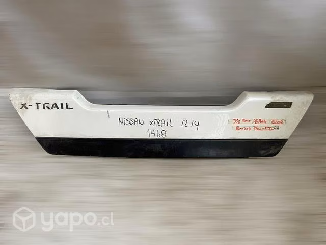 Moldura de portalón Nissan xtrail 2012 2014