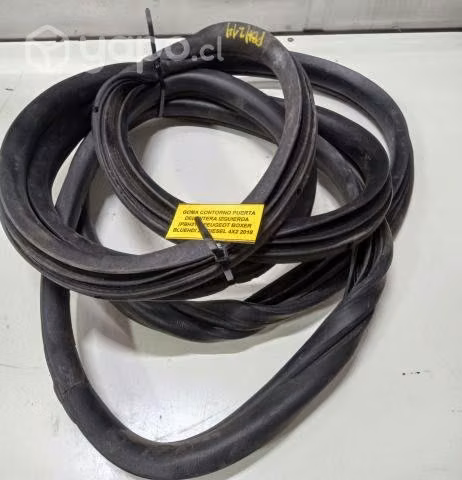 Goma contorno Puerta Delantera Izquierda (PBH214)