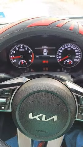 Se vende kia cerato 2023