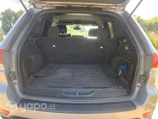 Vendo Jeep Grand Cherokee Laredo 4x4 3.6L V6