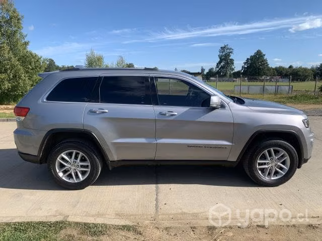 Vendo Jeep Grand Cherokee Laredo 4x4 3.6L V6