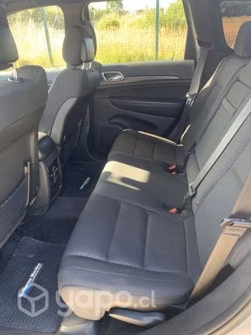 Vendo Jeep Grand Cherokee Laredo 4x4 3.6L V6