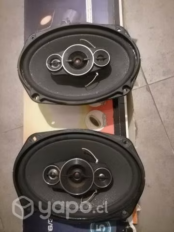 Parlantes pioneer. 600 watts 4 vias ts a 6986