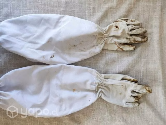 Guantes de apicultor usados