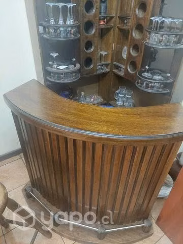 Bar completo de madera + dos pisos