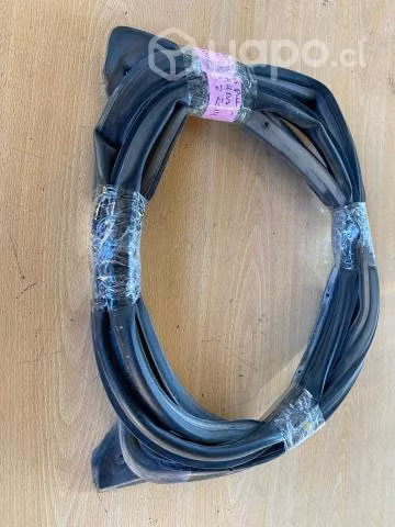 Goma contorno puerta trasera izq Ford Ranger 2014