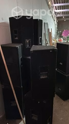 Parlantes peavey