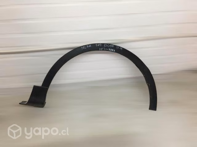 Moldura de rueda delanter rh ford escape 2017-2019