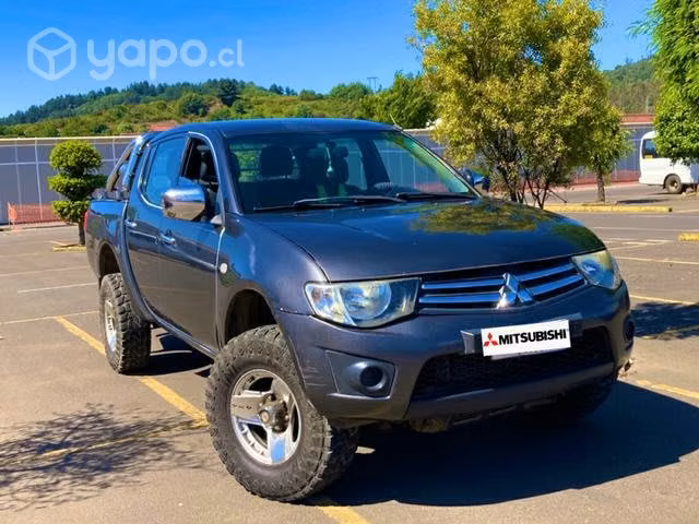 Se vende Mitsubishi L200 2014 - Imagen 2
