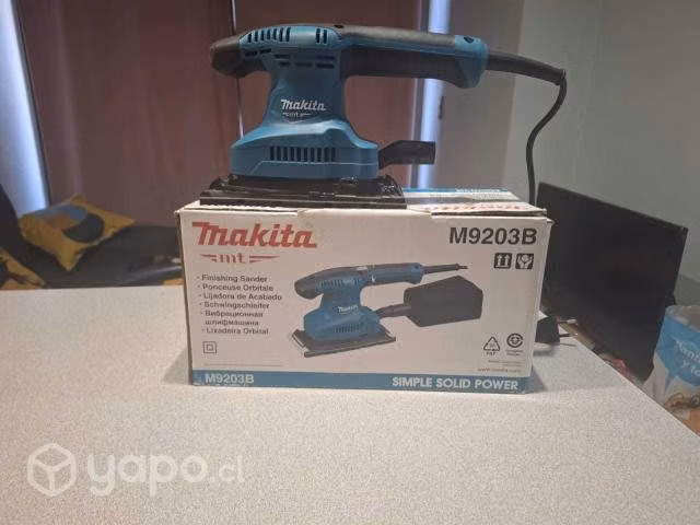 Lijadora Orbital 3-5/8x7-1/4'' (93x185mm) MAKITA