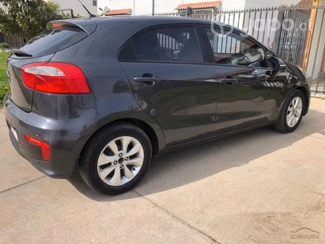 Kia rio 5 - Imagen 6