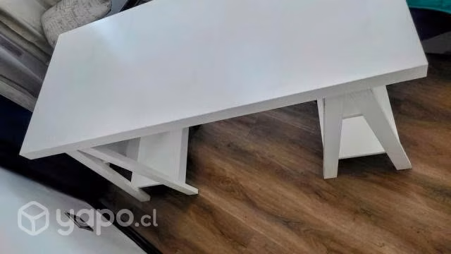 Escritorio blanco, muy amplio