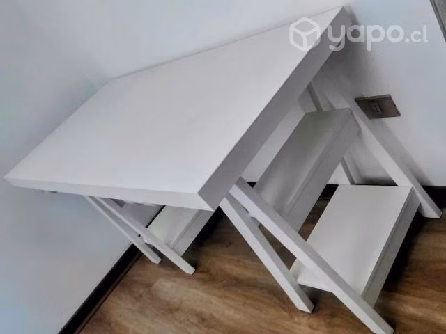 Escritorio blanco, muy amplio