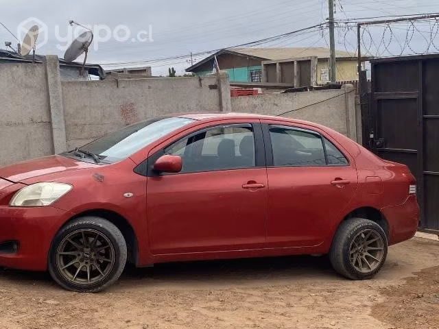 Se vende toyota yaris