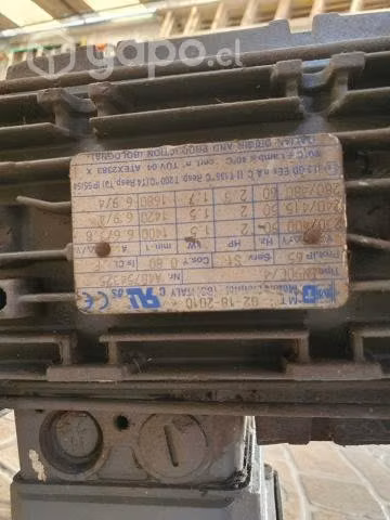 Motor reductor 2 HP trifasico 220/380 V