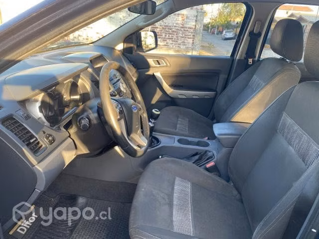 Venta Ford Ranger 4x2 XLT Diesel 3.2 2014