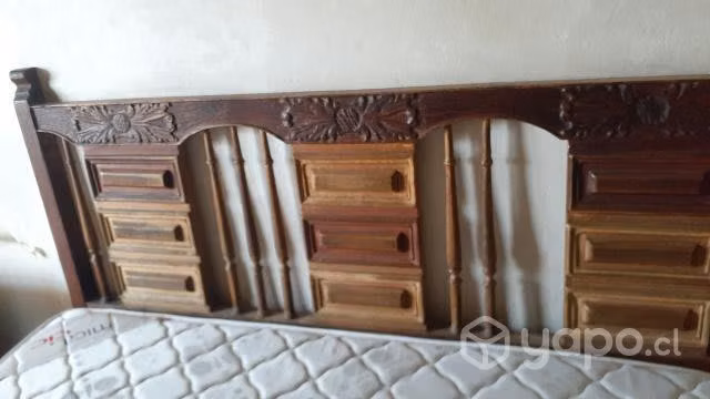 Respaldo cama, 2 veladores y cómoda antigua vendo