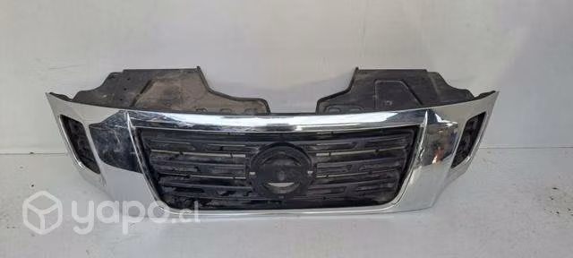 Mascara nissan np300 cromada