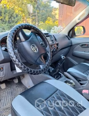 Toyota hilux 2015