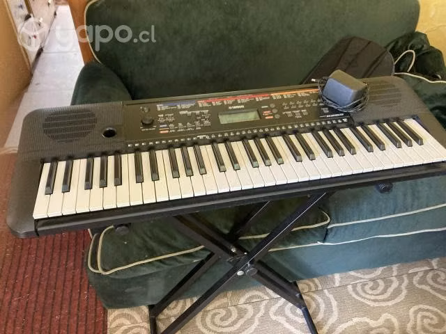 Piano yamaha e-263