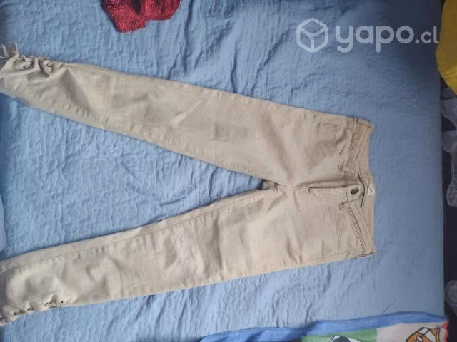 Se vende lote de ropa nueva para mujer conversable
