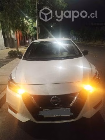 Nissan versa 2022