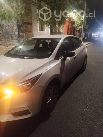 Nissan versa 2022