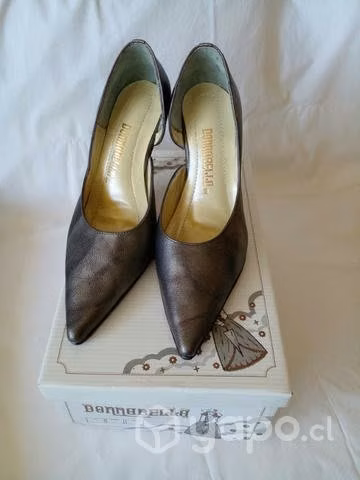 Zapatos marca DonnaBella cuero y zuela 100%