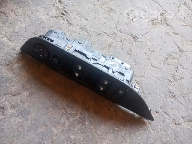 Peugeot 2008 comando alza vidrios teclera envio re