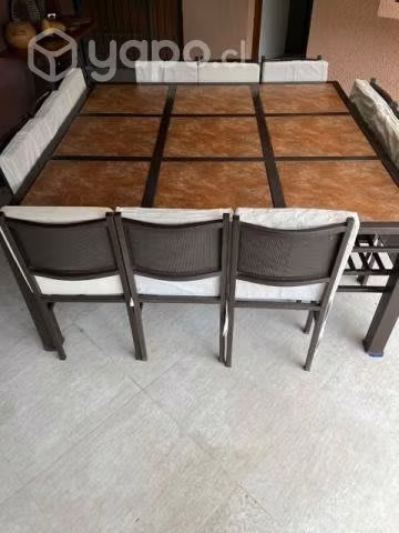 Comedor de terraza para 12 personas muy buen estad