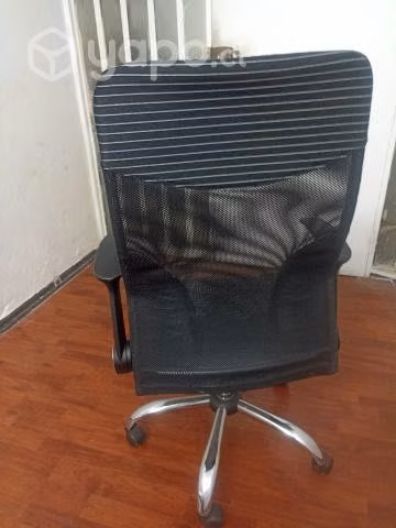 Silla ergonómica casi nueva