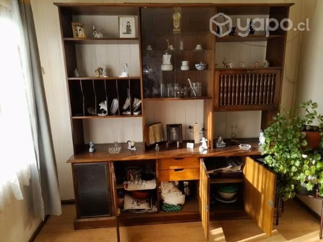 Hermoso mueble con vitrina, desmontable