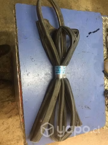 Goma contorno puerta del izq Hyundai H1 2007-2012