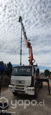 Camion pluma