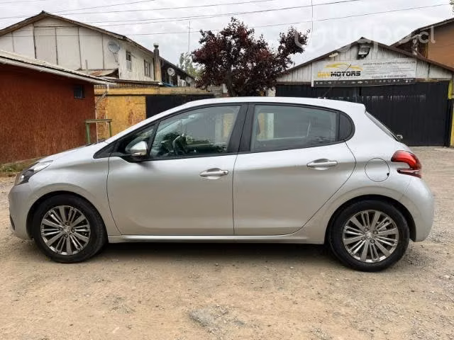 Peugeot 208 active MT - Imagen 2