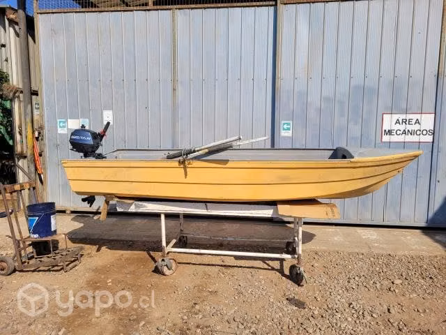 Bote Fibra con motor pesca deportiva