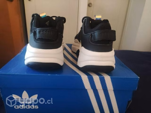 Zapatilla Adidas Mujer Modelos Magmur - Imagen 2
