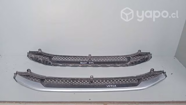 Rejilla Hyundai accent 2022 dmg repuestos 78.88