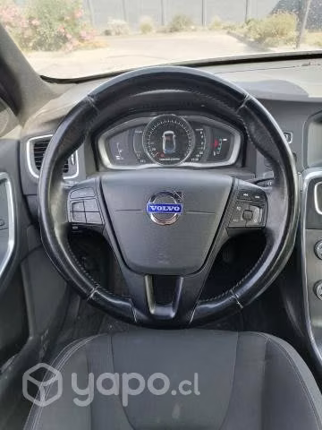 Volvo s60 t4 1.6 full aut. año 2015