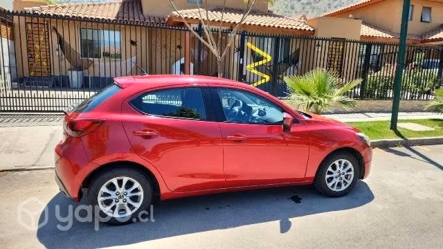 Vende Mazda 2 impecable