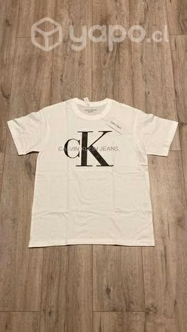Polera Calvin Klein talla M