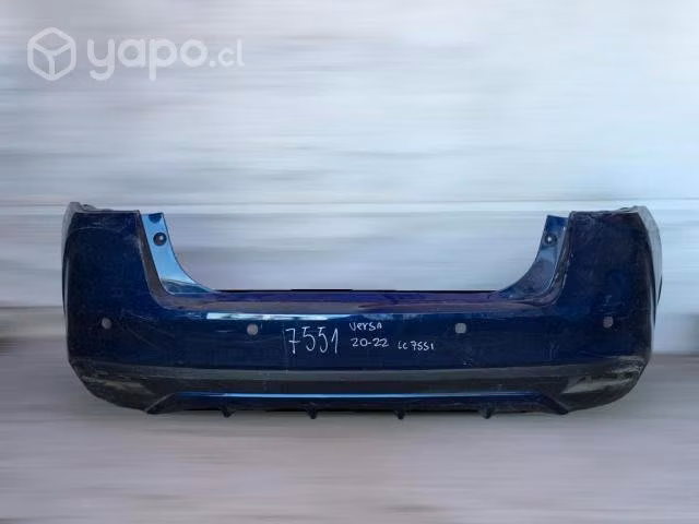 Parachoque trasero nissan versa 2020-2022