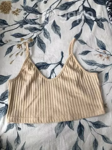 Polera beige generica