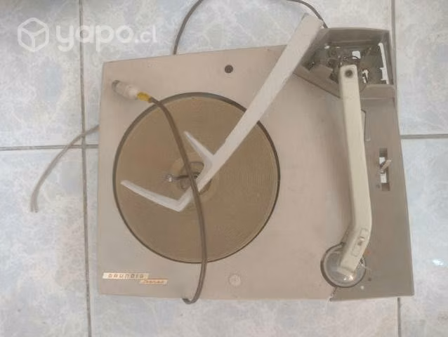 Tocadiscos Grundig antigüo pará restauración