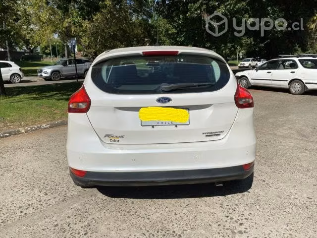 Ford focus titanium 2016