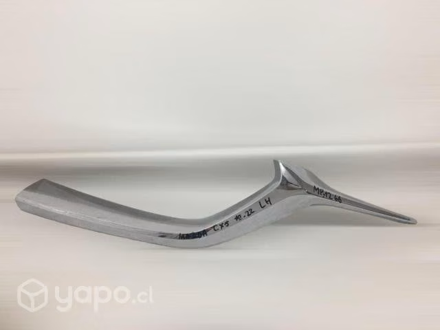 Bisel cromado de mascara lh mazda cx