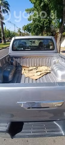 Vendo Hilux 4x2 bencinera única dueña